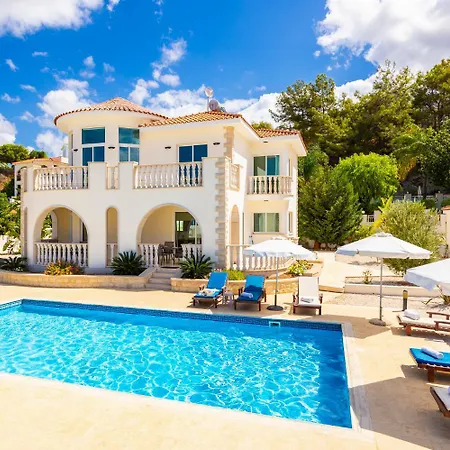 Komissa Villa *