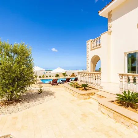 Villa Komissa Paphos
