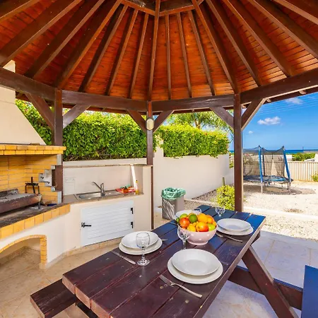 Komissa Villa